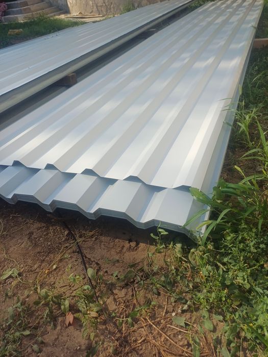 Foi de tabla cutata de dimensiuni 1,1m x 6,2m, cu grosimea de 0,4m, la un preț bun. 
Materialul este nou și poate fi utilizat pentru o