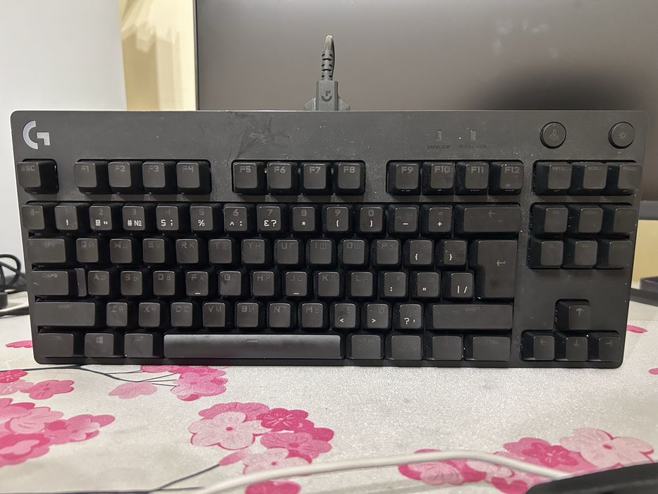 Клавиатура Logitech pro,полностью рабочая,цена договорная