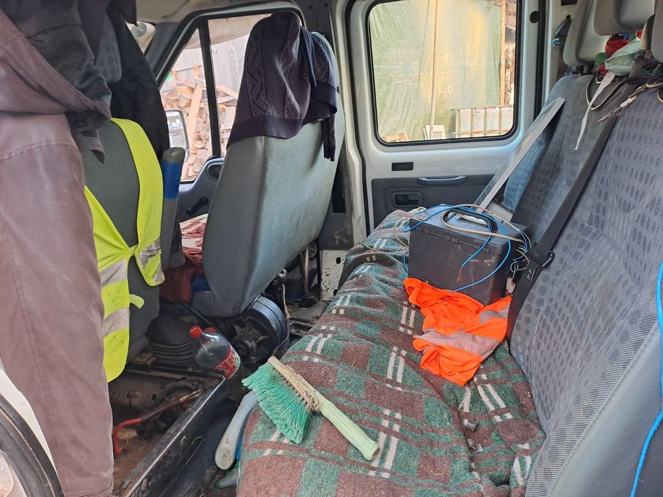 Camioneta Ford transit 2400 tdi