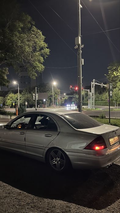 Mercedes benz W203 c240