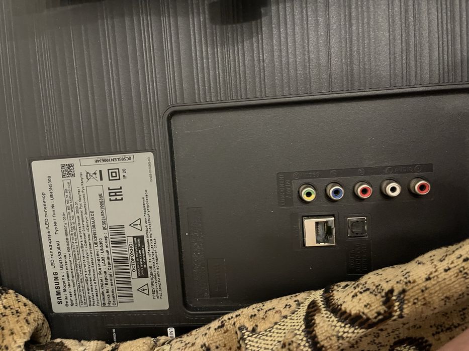 Продаю телевизор Samsung диагональ 109 см