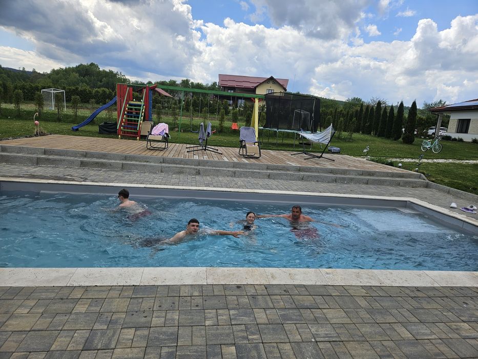 Pensiuni cazare, cabane,piscină si jacuzzi (Pensiunea Adanis Confort]