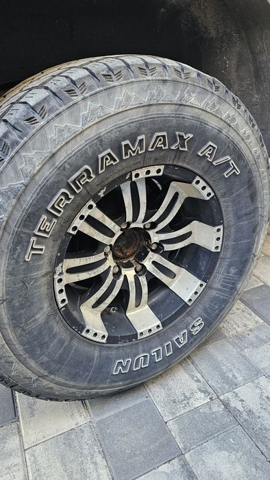 Продам резину 285/75/R16