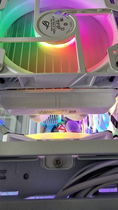 Продавам водно охлаждане за CPU: ASUS ROG LC 360 RGB WHITE EDITION