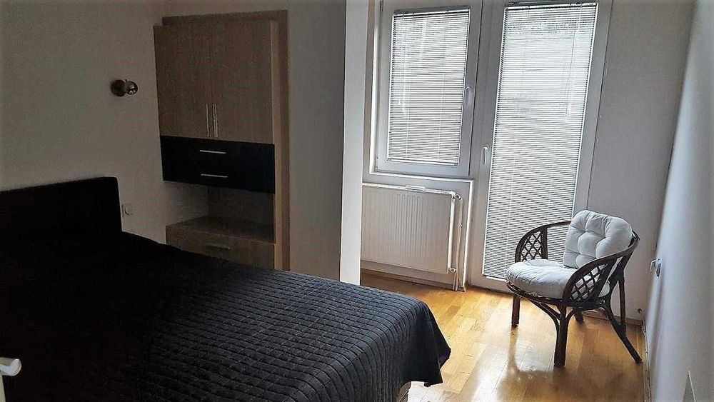 Дава се под наем Двустаен апартамент в Бургас, Лазур - 60 кв.м за 229.5 € - Снимка #1