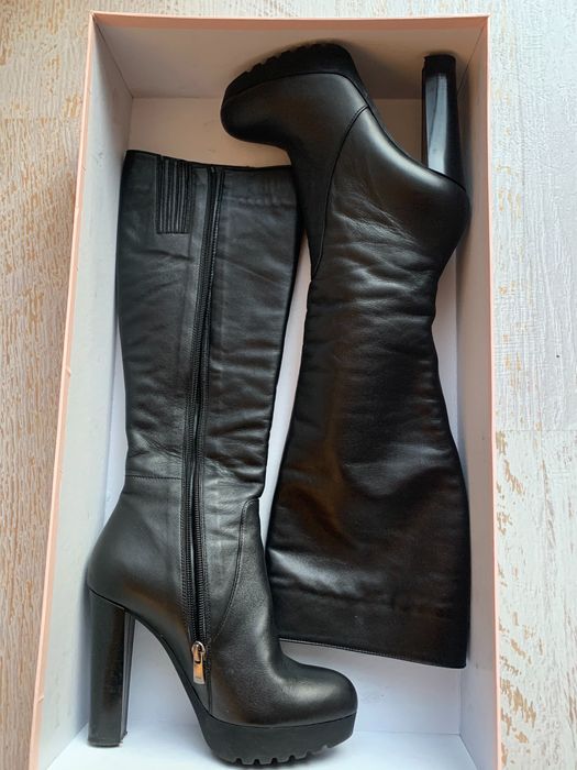 Елегантни ботуши от естествена кожа.100% класика