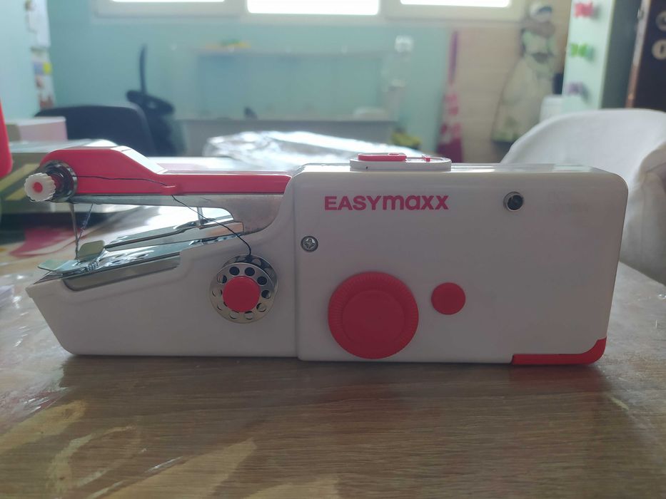 Ръчна шевна машина