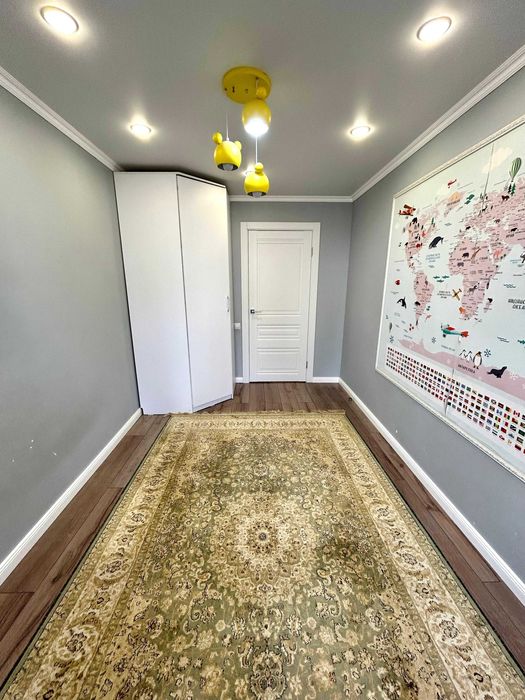 Продаётся 4х комн квартира