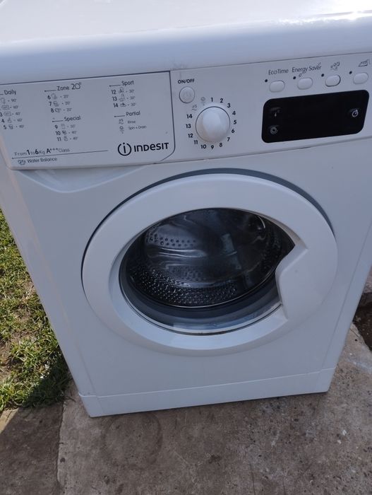 Vând mașină de spălat slim 580 ron