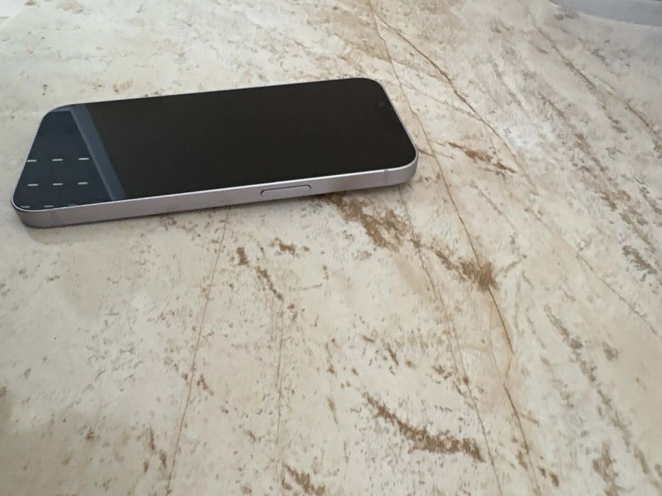 Продавам Iphone 14 128GB