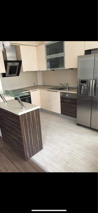 Дава се под наем Тристаен апартамент в Русе, Алеи Възраждане - 100 кв.м за 510 € - Снимка #2