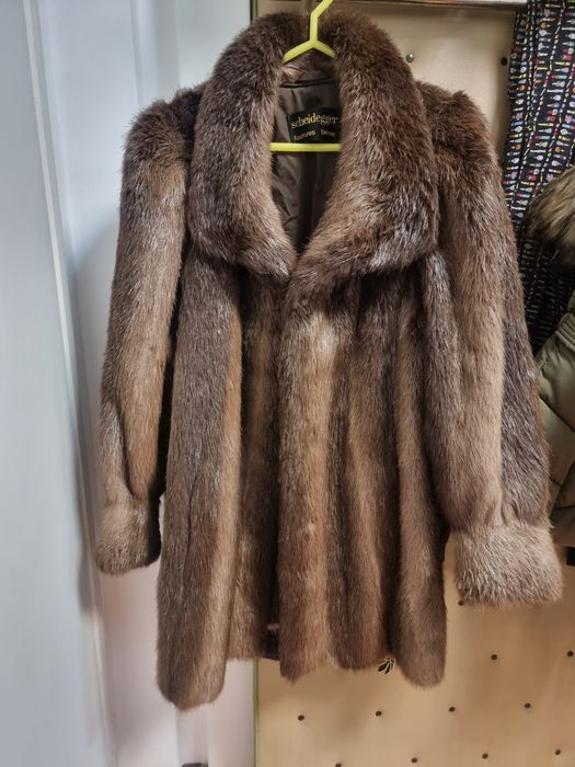 Ново, естествен косъм палто от бобър  swiss made