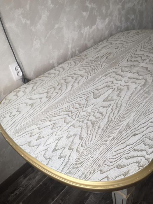 Продам стол