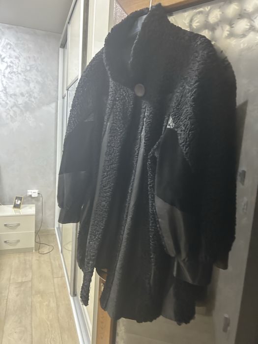 Haina blana dama astrahan