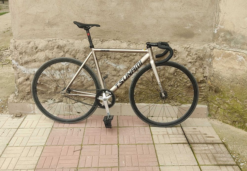 Продаю велосипед фикс: TSUNAMI SMN100