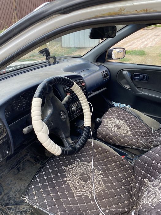 Nissan primera p10 1993г