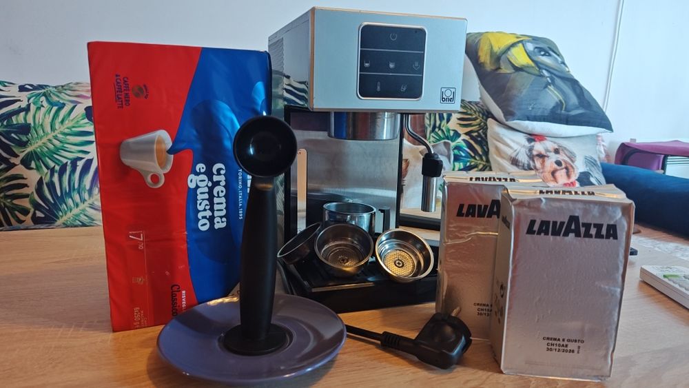 Кафемашина BRIEL AS03 – 20 Bar + 8 пакета Lavazza подарък
