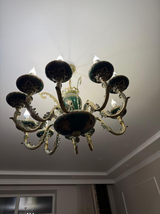 Продам люстры