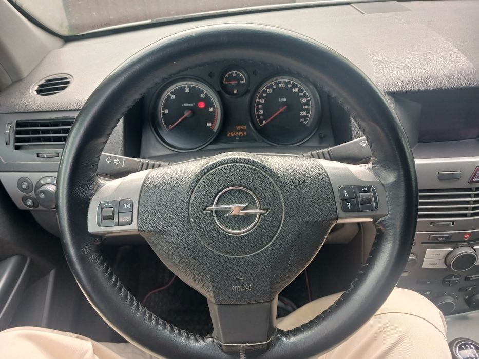 Vând Opel Astra H
