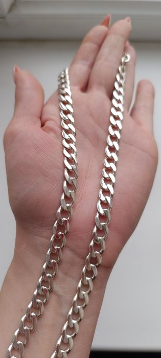 Продам цепь серебряную.