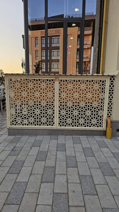 Декоративная металлическая решётка с лазерной резкой |