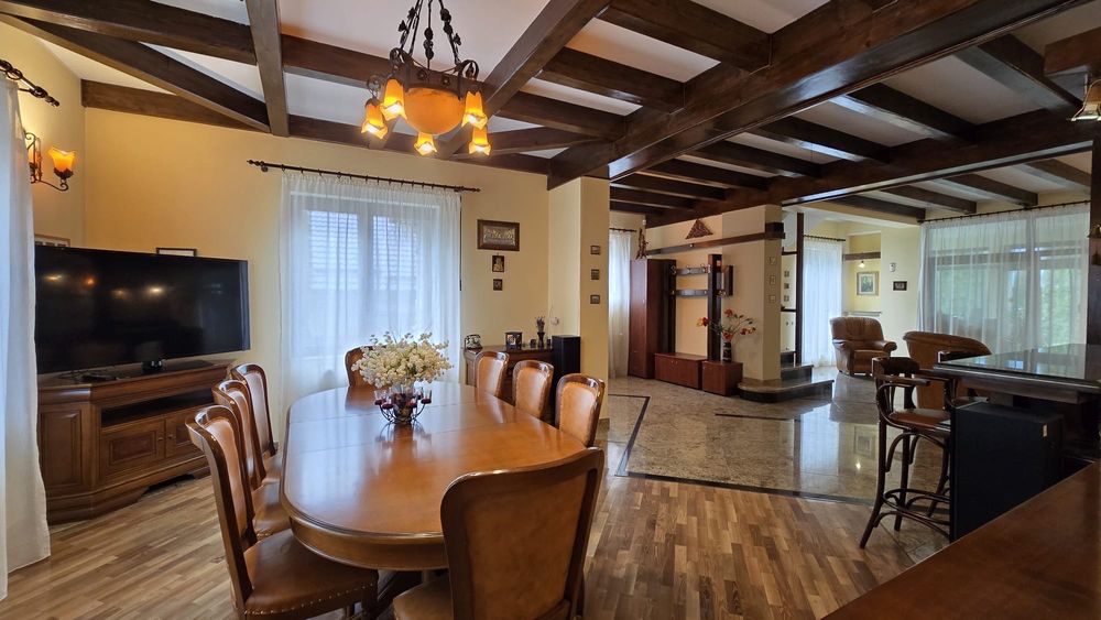 Vila Busteni-la liziera padurii