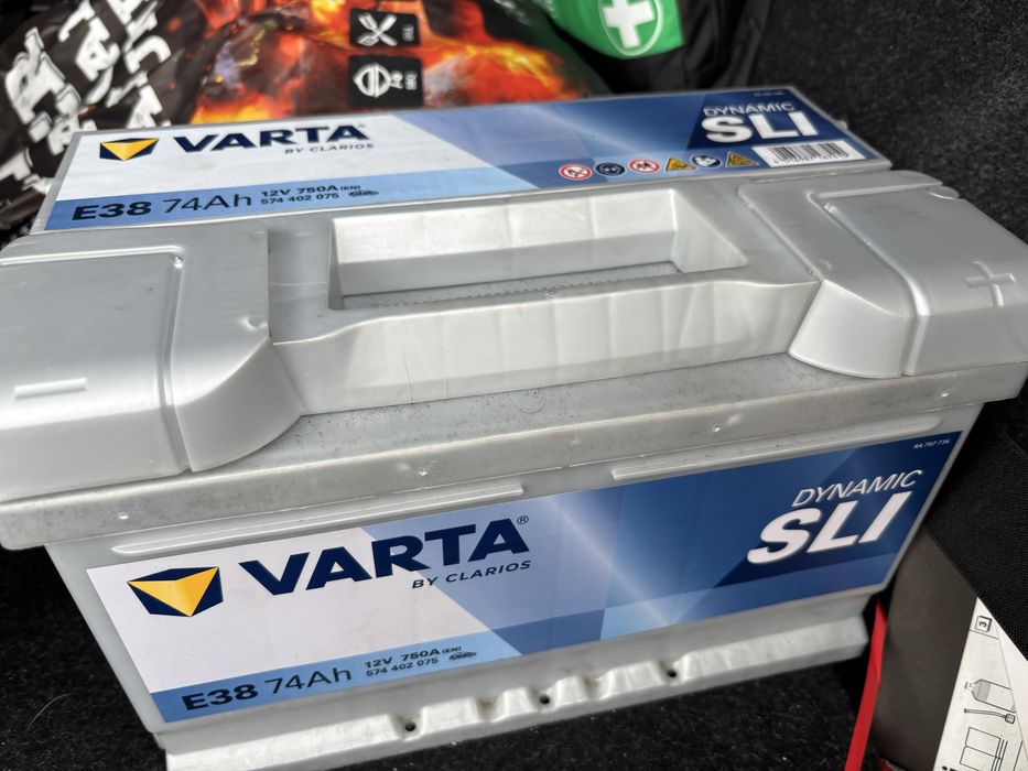 Vand Baterie auto Varta E38 74 Ah