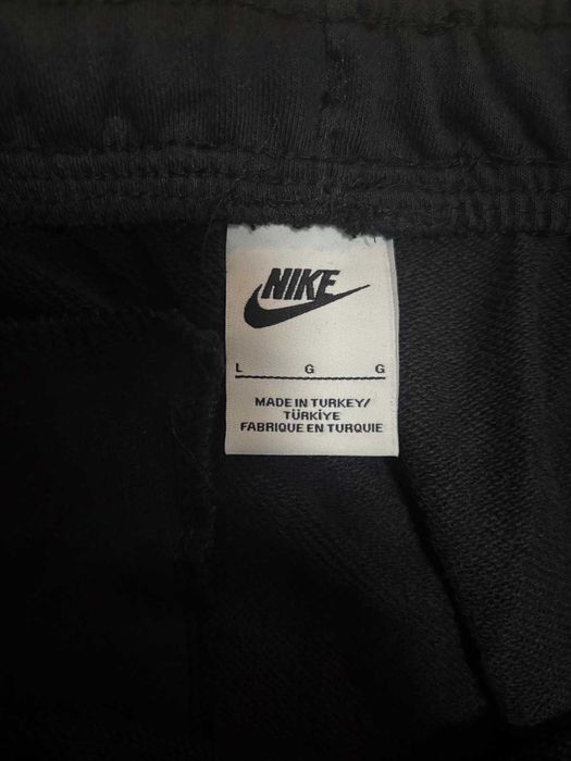 Нови къси панталони Nike