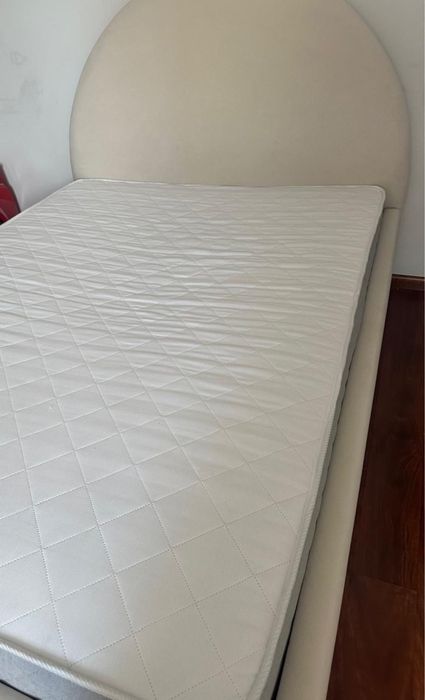 Продам кровать 140*200  без матраса