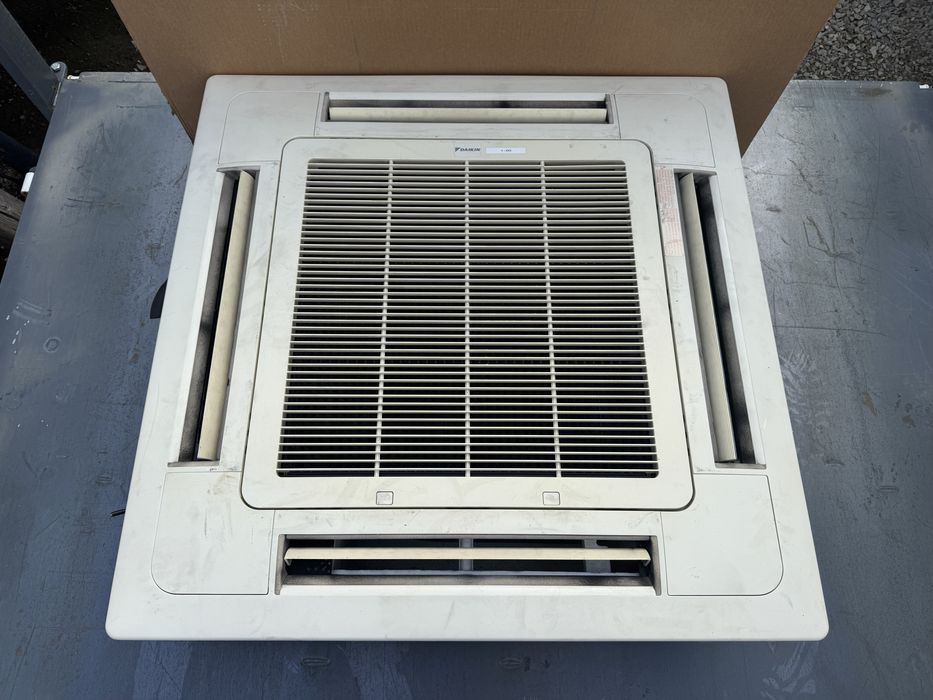 Aer condiționat Daikin casetă cu telecomanda ofertă !