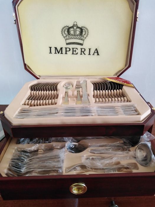 Продам столовый набор