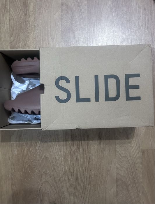 Yzy slide noi.        .