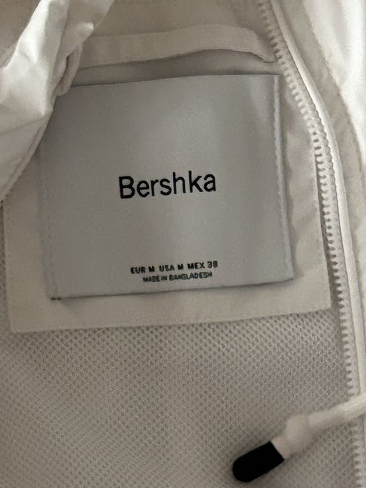 Ветровка, дождевик от бренда Bershka