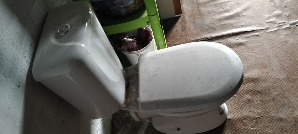 Продам унитаз в хорошем состоянии