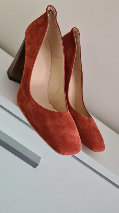 Елегантни обувки Adolfo Dominguez