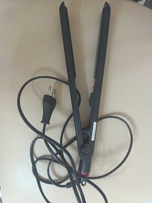 Продам утюжок Maxwell