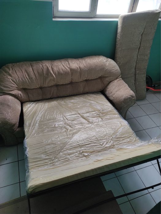 Диван (раскладной) и кресло