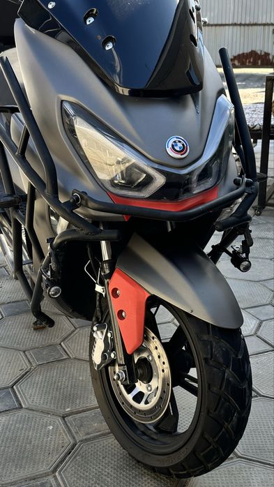 Макси скутер GST