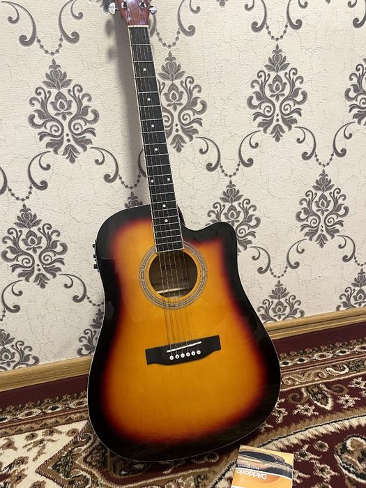 Gitara sotiladi akustik