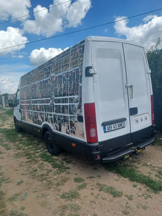 Vând iveco daily