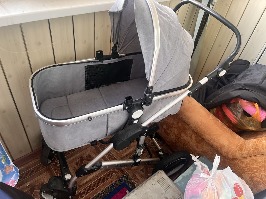 Коляска качественная