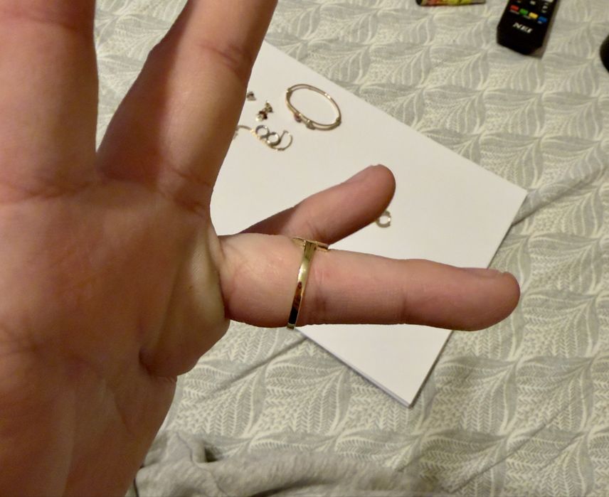 Vand  set aur nou cercei si inel cartier 14k 9,44 gr (500 lei/ gram)