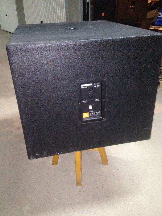 Професионална система за озвучаване JBL Srx715 x2, Srx718 x4