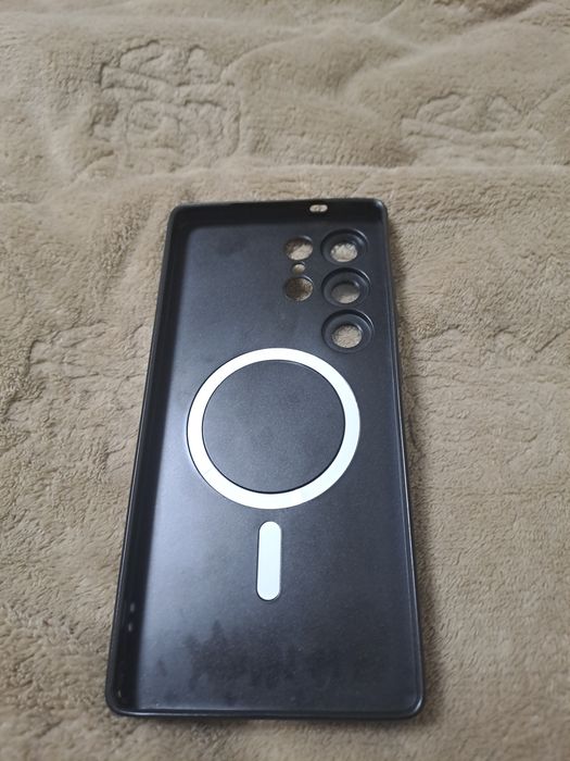 Чехол на Galaxy S25 Ultra.