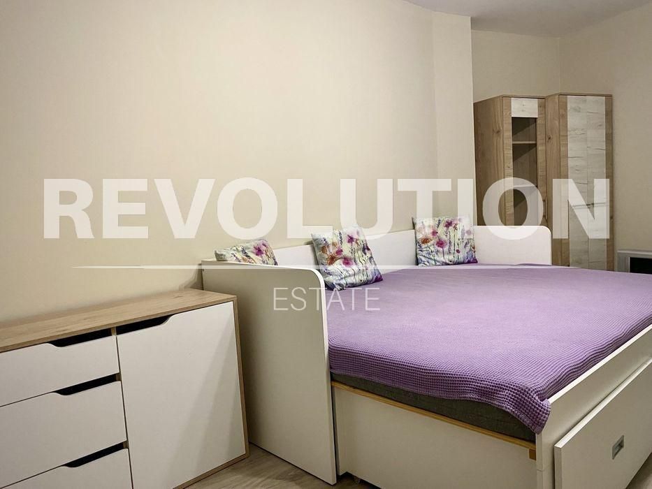 Дава се под наем Двустаен апартамент в Варна, Център - 55 кв.м за 475 € - Снимка #2