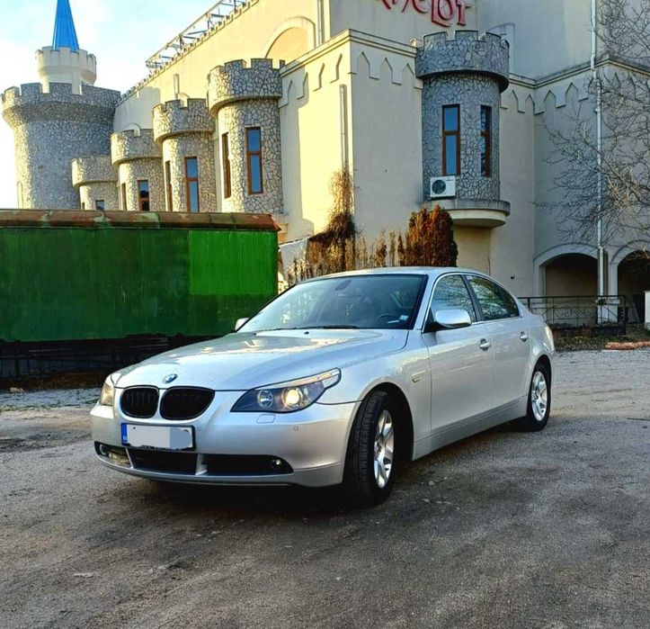 BMW 523 Автомобиль