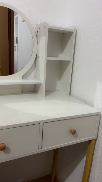 Masa de toaleta alba