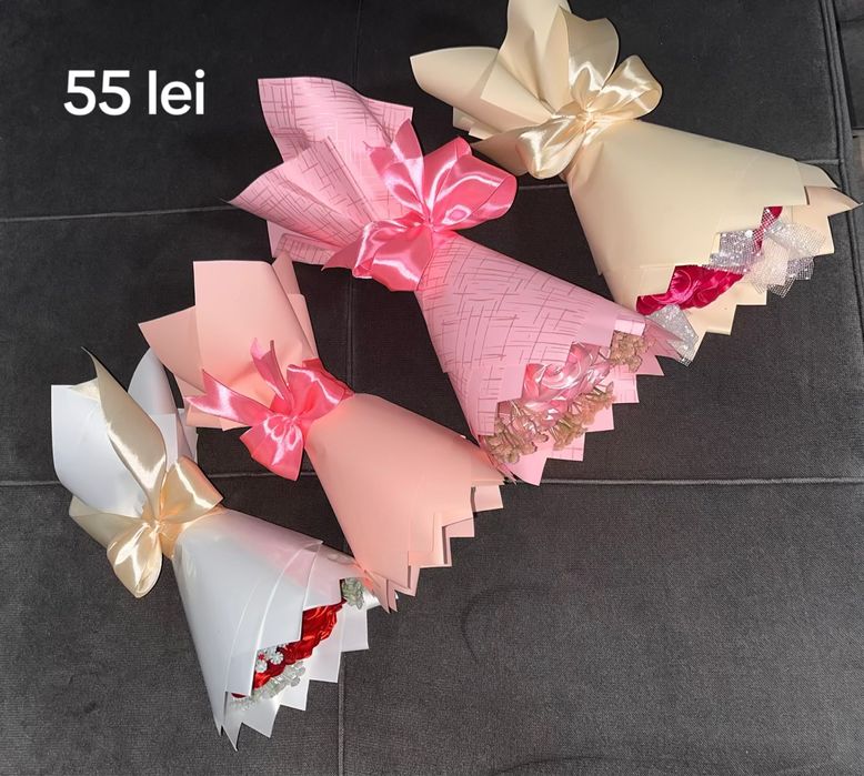 Buchete și aranjamente din flori de satin