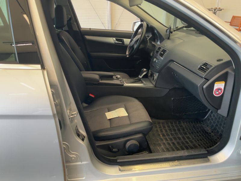 Mercedes-Benz C-Klasse C 220 CDI T BlueEfficiency Avantgarde 2010
