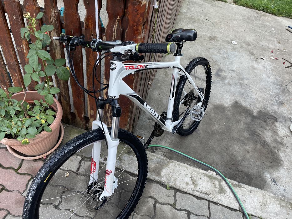 bicicleta giant cadru aluminiu